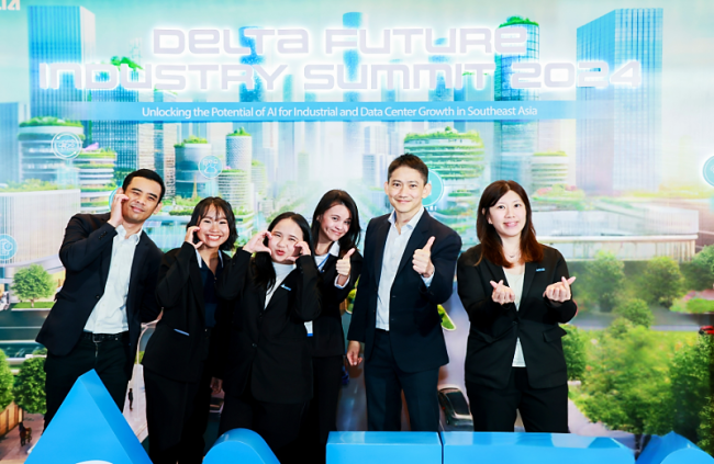 Happy New Year and Cheers to the 5th Anniversary of 360 Magazine!