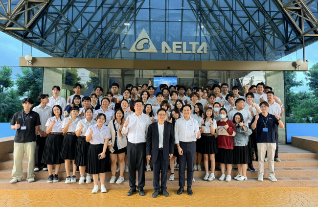 KMUTT Engineering Students Visit Delta's Smart Factory